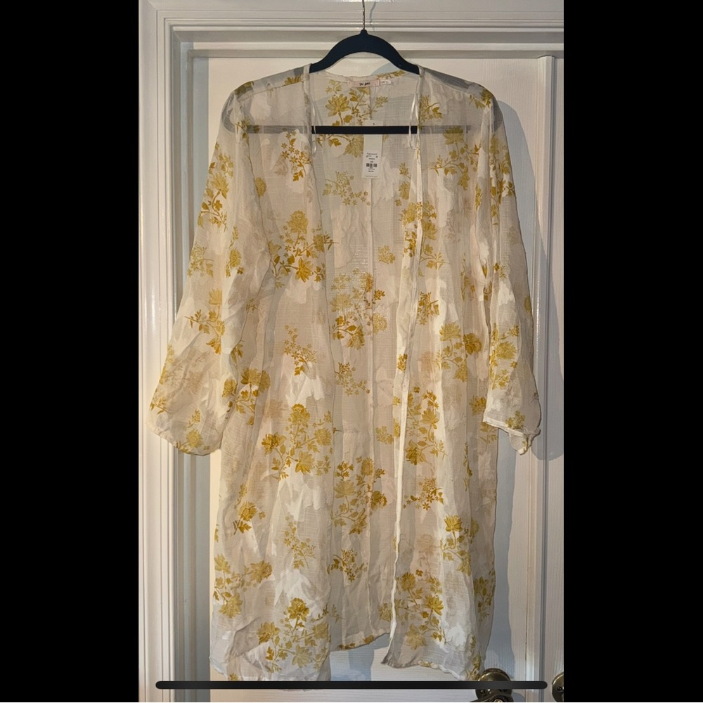 Francesca's Floral Print Kimono